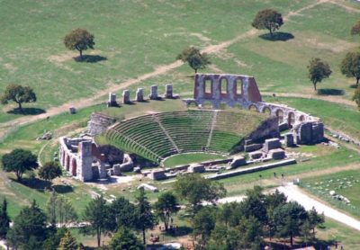 teatro romano gubbio gubbio no borders