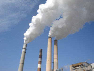 aria inquinata inquinamento ciminiere combustibili fossili