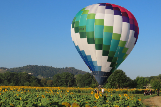 Segher's balloon landing in Todi countryside